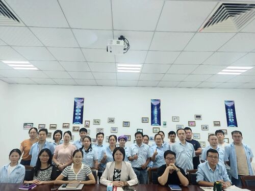 Blog công ty mới nhất về Xây dựng một hành trình mới với trí thông minh kỹ thuật số: CandidTech tổ chức 